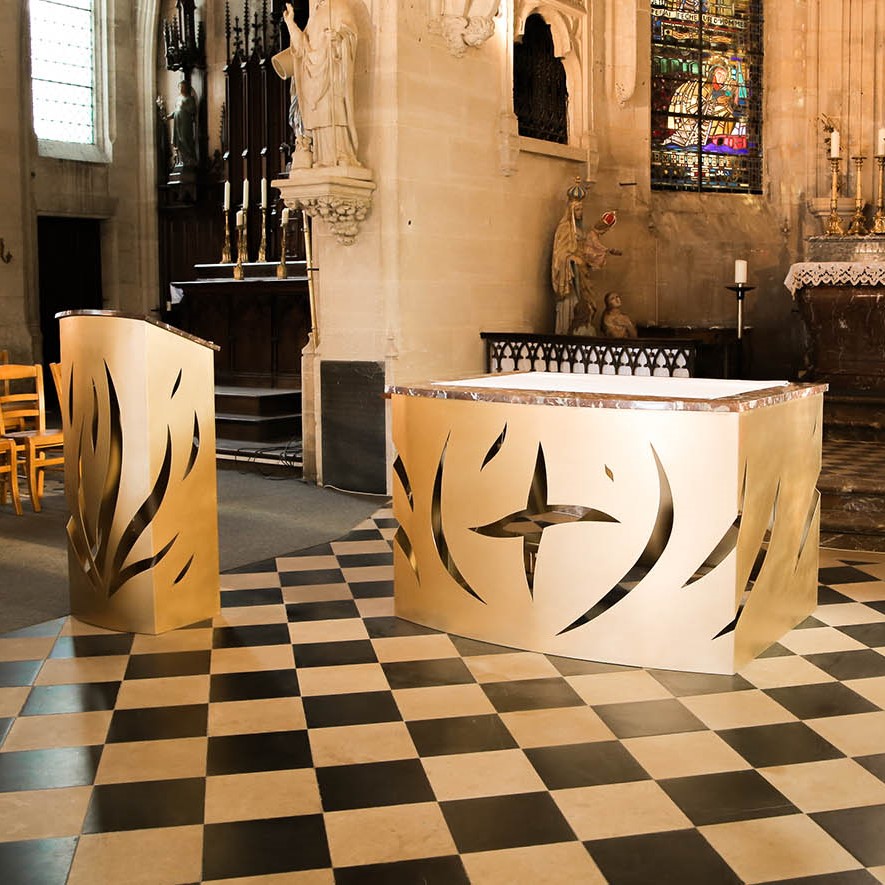 fleur nabert sculpteur église saint pierre ès liens blérancourt intérieur mobilier liturgique autel ambon bronze doré