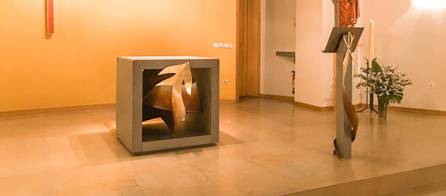 fleur nabert sculpteur chapelle de l'agneau gare de lyon mobilier liturgique chœur paris