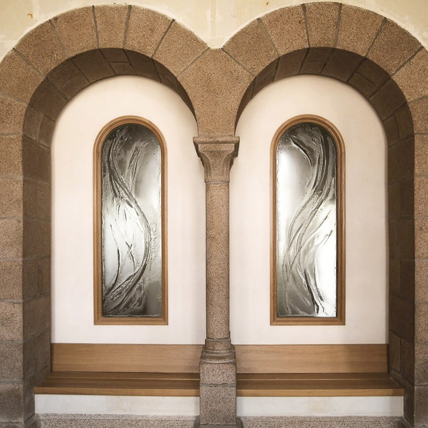 fleur nabert sculpteur abbaye bellefontaine vitraux thermoformés détails verre thème eau