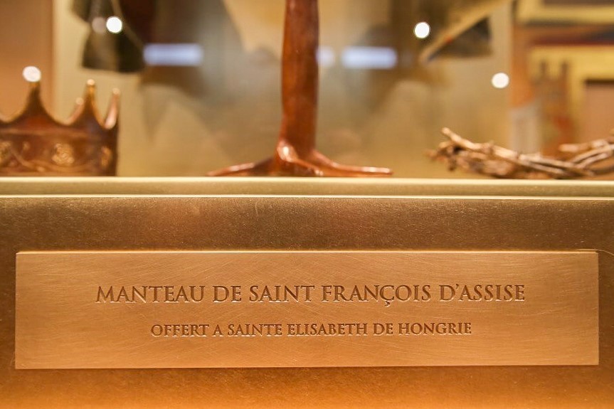 fleur nabert sculpteur reliquaire du manteau de saint françois d'assise vue d'ensemble paris