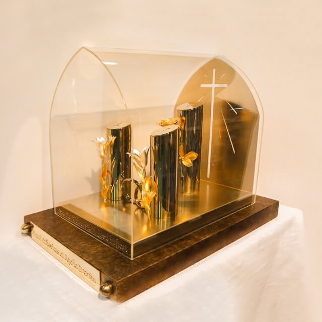 fleur nabert sculpteur reliquaire saints louis zélie thérèse martin magnificat fondation philadelphie fleur rose or