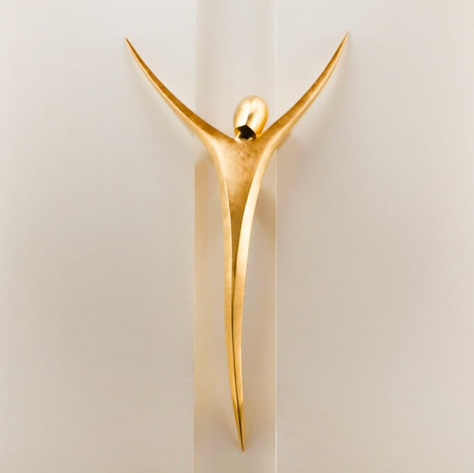 fleur nabert sculpteur église saint-adrien courbevoie aménagement liturgique christ bronze doré feuilles d'or